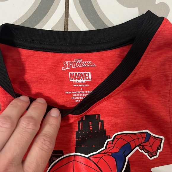NEW MARVEL SPIDER-MAN tank - Picture 3 of 3